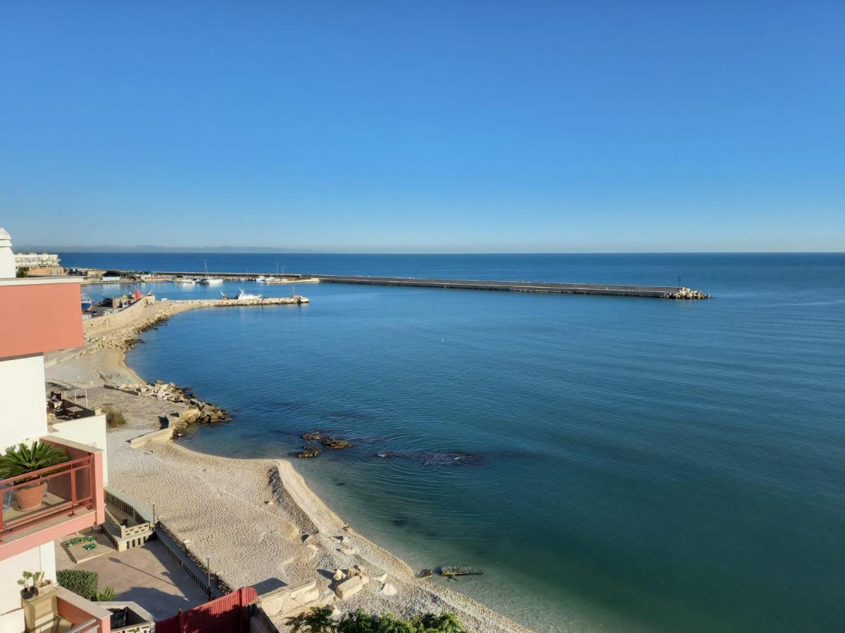 Ledueffe Casa Vacanze Bisceglie Exteriör bild